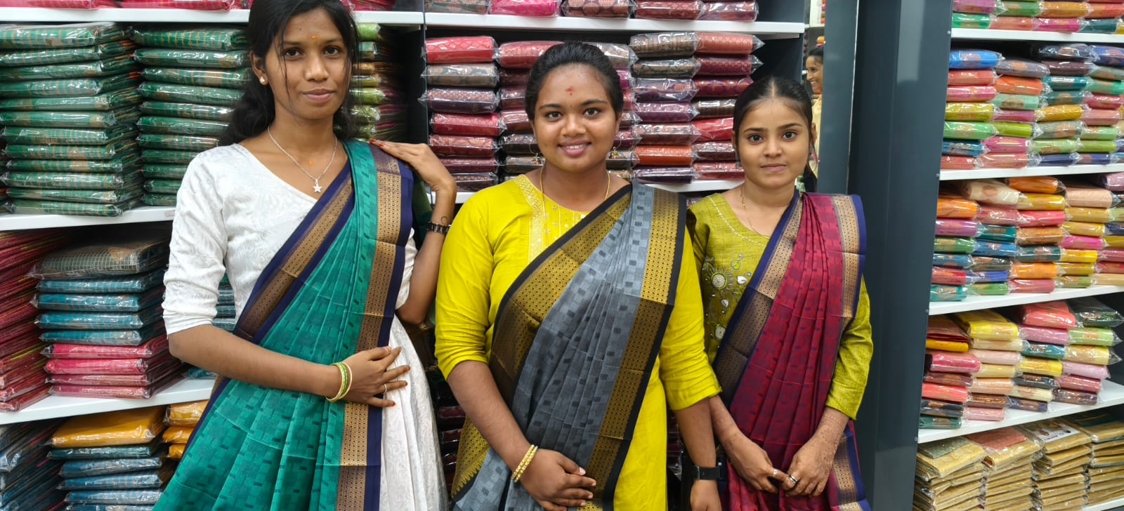 5 Saris Draped Models